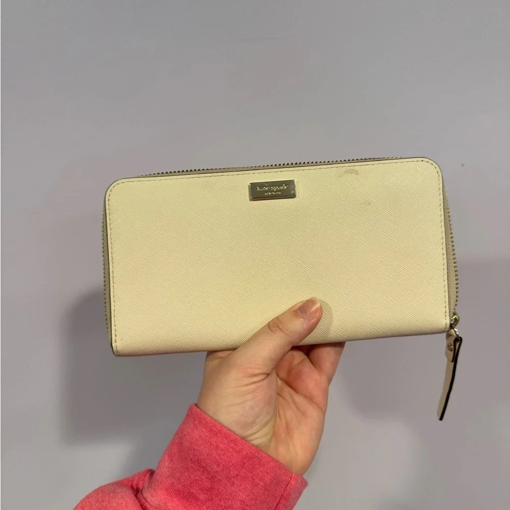 Kate Spade‎ cream bifold zipper wallet